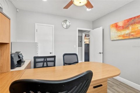 Immobilier commercial à louer à Orlando, Floride: 166.85 m2 № 2101180 - photo 17