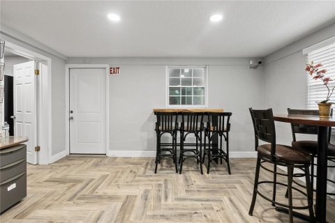 Immobilier commercial à louer à Orlando, Floride: 166.85 m2 № 2101180 - photo 8