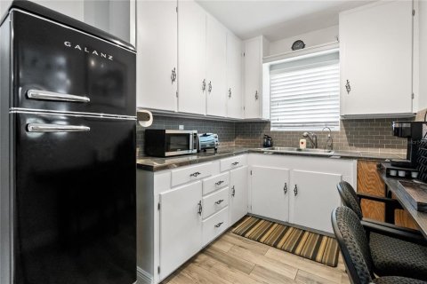 Immobilier commercial à louer à Orlando, Floride: 166.85 m2 № 2101180 - photo 28