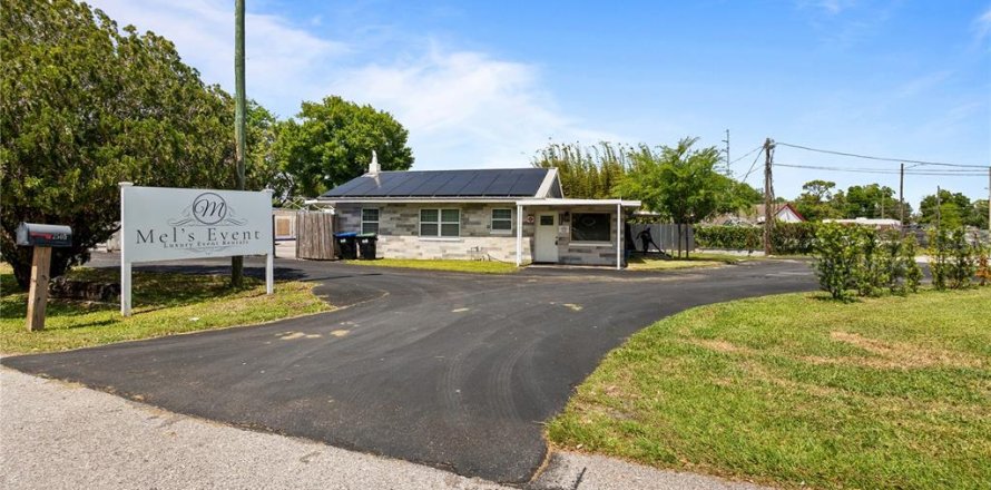 Immobilier commercial à Orlando, Floride 166.85 m2 № 2101180