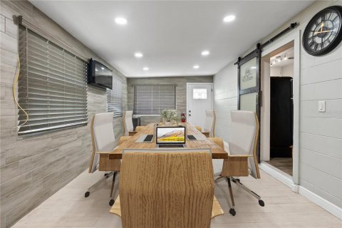 Immobilier commercial à louer à Orlando, Floride: 166.85 m2 № 2101180 - photo 4