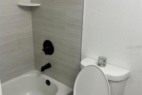 Villa ou maison à vendre à Orlando, Floride: 3 chambres, 132.39 m2 № 2420459 - photo 18