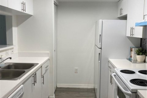 Condo in Miramar, Florida, 2 bedrooms  № 2190752 - photo 6