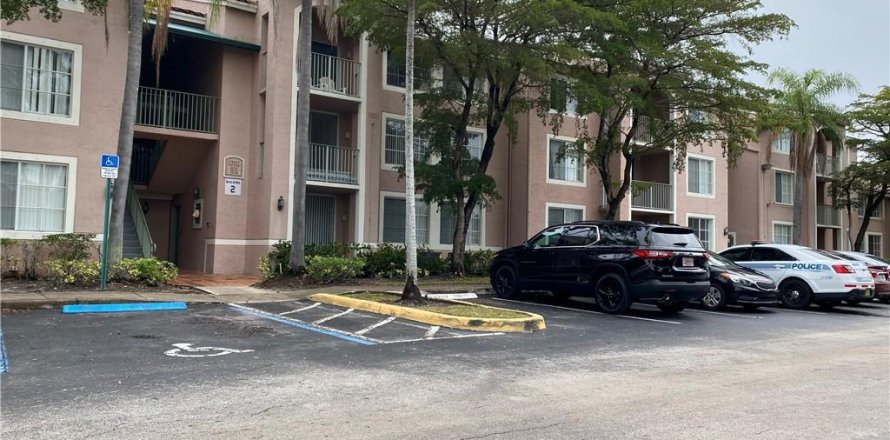Condo in Miramar, Florida, 2 bedrooms  № 2190752