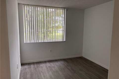 Condo in Miramar, Florida, 2 bedrooms  № 2190752 - photo 19