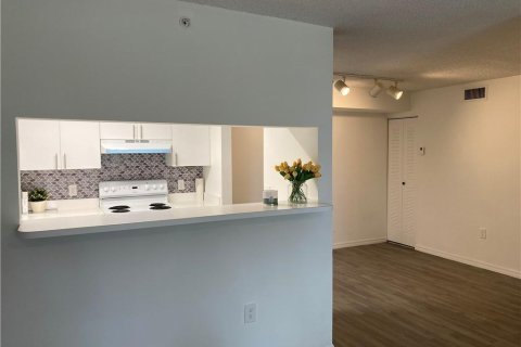 Condo in Miramar, Florida, 2 bedrooms  № 2190752 - photo 5