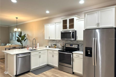 Touwnhouse à louer à Riverview, Floride: 2 chambres, 147.53 m2 № 2418618 - photo 2