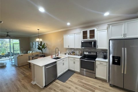 Touwnhouse à louer à Riverview, Floride: 2 chambres, 147.53 m2 № 2418618 - photo 3