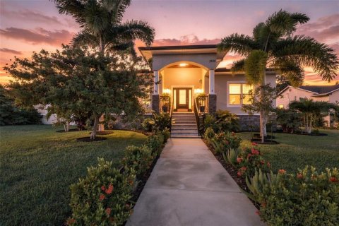 Casa en Saint Petersburg, Florida 3 dormitorios, 207.73 m2 № 2379715