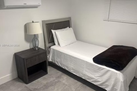 Casa en venta en Fort Lauderdale, Florida, 5 dormitorios, 226.68 m2 № 2046195 - foto 9