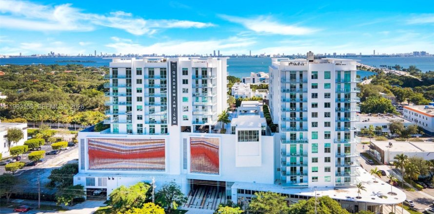 Кондоминиум с 1 спальней в Майами, Флорида № 2024231