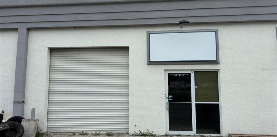 Commercial property in Ocala, Florida № 1917500