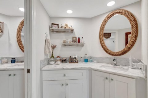 Condo in Lake Worth, Florida, 3 bedrooms  № 2245547 - photo 21