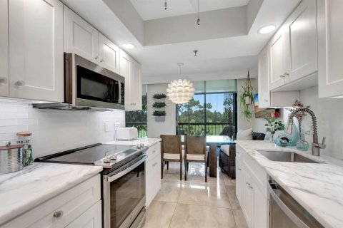Condo in Lake Worth, Florida, 3 bedrooms  № 2245547 - photo 17