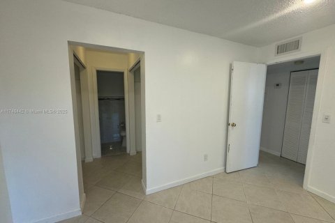Copropriété à vendre à North Miami Beach, Floride: 2 chambres, 75.72 m2 № 1938624 - photo 6