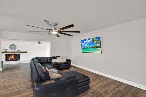 House in Seminole, Florida 4 bedrooms, 209.77 sq.m. № 1823066 - photo 3