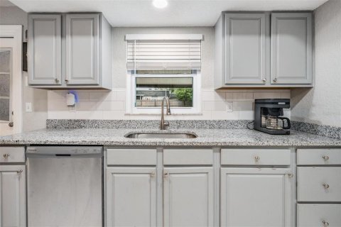 House in Clearwater, Florida 3 bedrooms, 116.69 sq.m. № 1879775 - photo 7