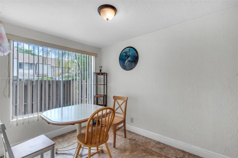Townhouse in Plantation, Florida 4 bedrooms, 187.66 sq.m. № 1818211 - photo 13