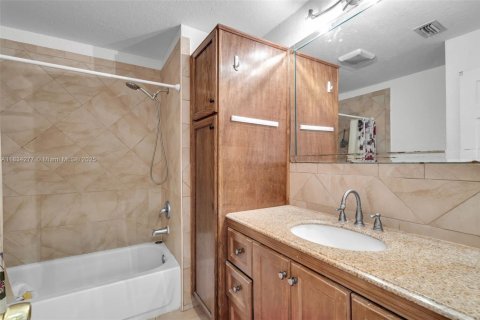 Townhouse in Plantation, Florida 4 bedrooms, 187.66 sq.m. № 1818211 - photo 28