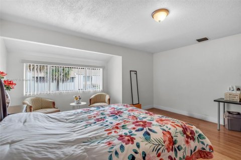 Townhouse in Plantation, Florida 4 bedrooms, 187.66 sq.m. № 1818211 - photo 21