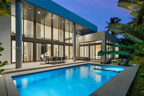 Casa en venta en Golden Beach, Florida, 6 dormitorios, 506.97 m2 № 1983511 - foto 2