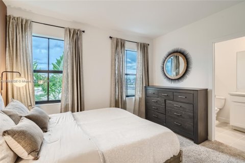 Townhouse in Florida City, Florida 3 bedrooms, 133.78 sq.m. № 1839480 - photo 14
