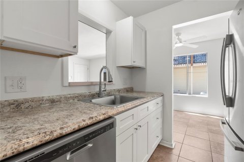 Condo in Kissimmee, Florida, 2 bedrooms № 2228403 - photo 5