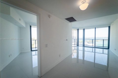 Condominio en venta en Miami, Florida, 3 dormitorios, 103.12 m2 № 2027746 - foto 5