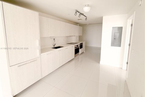 Condominio en venta en Miami, Florida, 3 dormitorios, 103.12 m2 № 2027746 - foto 4