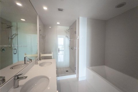 Condominio en venta en Miami, Florida, 3 dormitorios, 103.12 m2 № 2027746 - foto 14