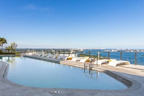 Condominio en venta en Miami, Florida, 3 dormitorios, 103.12 m2 № 2027746 - foto 22