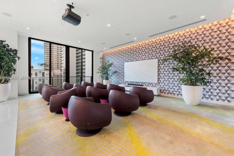 Condominio en venta en Miami, Florida, 3 dormitorios, 103.12 m2 № 2027746 - foto 23