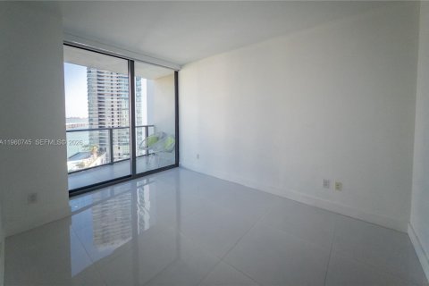 Condominio en venta en Miami, Florida, 3 dormitorios, 103.12 m2 № 2027746 - foto 11