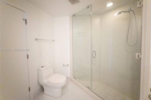 Condominio en venta en Miami, Florida, 3 dormitorios, 103.12 m2 № 2027746 - foto 18