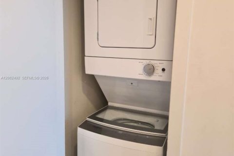 Снять в аренду кондоминиум в Майами, Флорида 1 спальня, 81.1м2, № 2254175 - фото 17