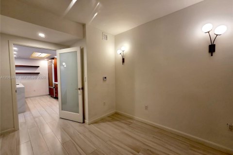 Снять в аренду кондоминиум в Майами, Флорида 1 спальня, 81.1м2, № 2254175 - фото 13