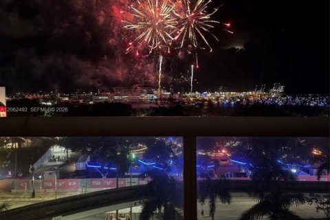 Снять в аренду кондоминиум в Майами, Флорида 1 спальня, 81.1м2, № 2254175 - фото 23