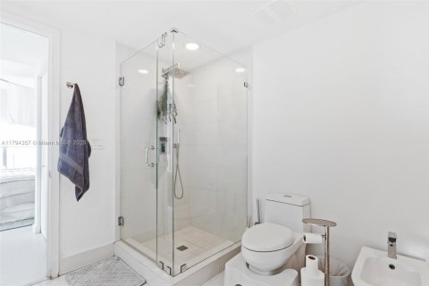 Купить кондоминиум в Майами, Флорида 2 спальни, 118.82м2, № 1738243 - фото 22