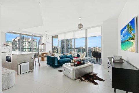 Купить кондоминиум в Майами, Флорида 2 спальни, 118.82м2, № 1738243 - фото 1