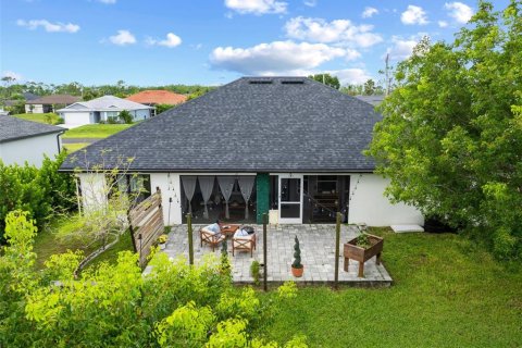House in Cape Coral, Florida 4 bedrooms, 216.46 sq.m. № 1899074 - photo 29