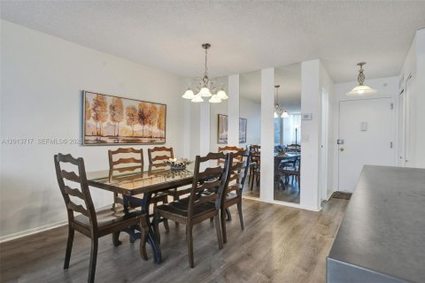 Condominio en alquiler en Hallandale Beach, Florida, 2 dormitorios, 94.76 m2 № 2186628 - foto 17