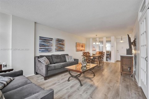 Condominio en Hallandale Beach, Florida, 2 dormitorios № 2186628