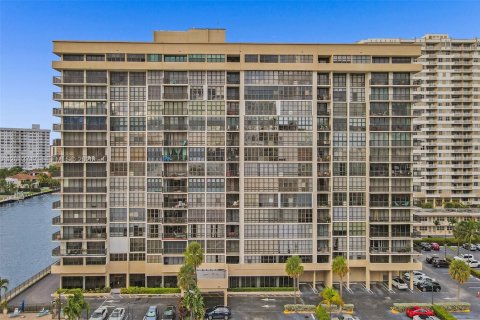 Condominio en alquiler en Hallandale Beach, Florida, 2 dormitorios, 94.76 m2 № 2186628 - foto 26