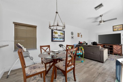 Villa ou maison à vendre à Plantation, Floride: 2 chambres, 89.19 m2 № 1954487 - photo 7