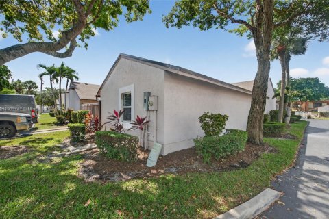 Villa ou maison à vendre à Plantation, Floride: 2 chambres, 89.19 m2 № 1954487 - photo 22