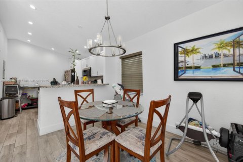 Villa ou maison à vendre à Plantation, Floride: 2 chambres, 89.19 m2 № 1954487 - photo 4