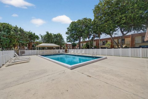 Villa ou maison à vendre à Plantation, Floride: 2 chambres, 89.19 m2 № 1954487 - photo 17