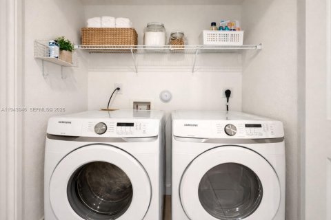 Touwnhouse à vendre à Florida City, Floride: 2 chambres, 112.23 m2 № 2009632 - photo 6