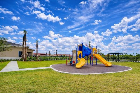 Touwnhouse à vendre à Florida City, Floride: 2 chambres, 112.23 m2 № 2009632 - photo 14