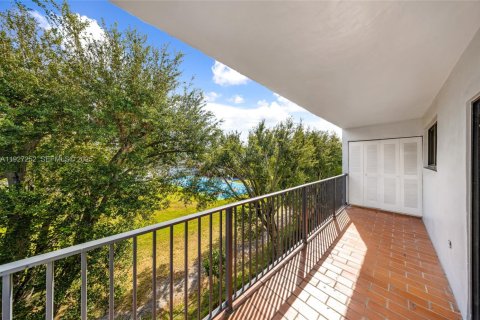 Condominio en venta en Hialeah, Florida, 2 dormitorios, 82.68 m2 № 1986221 - foto 27